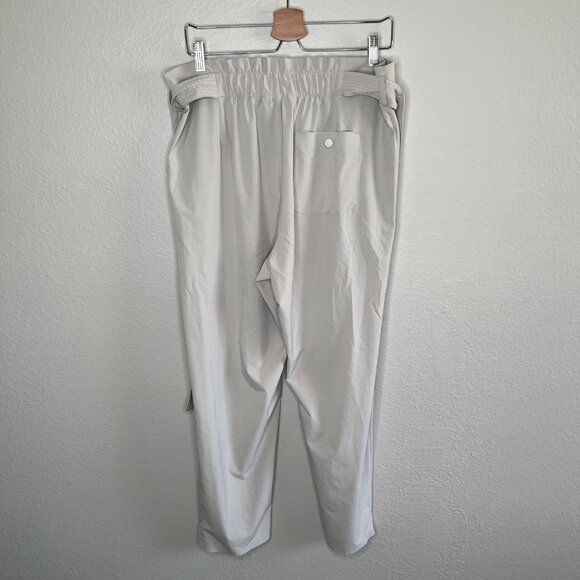 Athleta Skyline Pant II Ivory Belted Athleisure Travel Trousers Size 14 - Picture 9 of 14